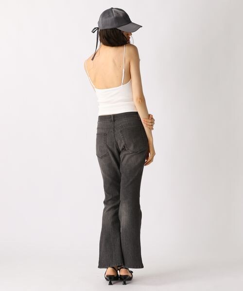 FOREVER 21（フォーエバー トゥエンティーワン）の「カップ付きリブキャミソール（アンダーウェア・オフホワイト05/ブラック09/チャコール18/ピンク20・S/M/L）」の12枚目の写真