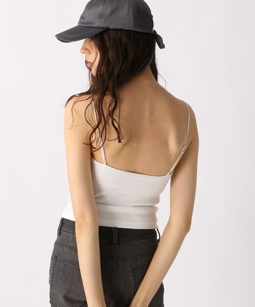 FOREVER 21（フォーエバー トゥエンティーワン）の「カップ付きリブキャミソール（アンダーウェア・オフホワイト05/ブラック09/チャコール18/ピンク20・S/M/L）」の14枚目の写真