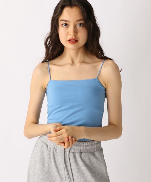 FOREVER 21（フォーエバー トゥエンティーワン）の「カップ付きベーシックキャミ（アンダーウェア・オフホワイト05/ブラック09/ダークブラウン58/ブルー80・S/M/L）」の2枚目の写真