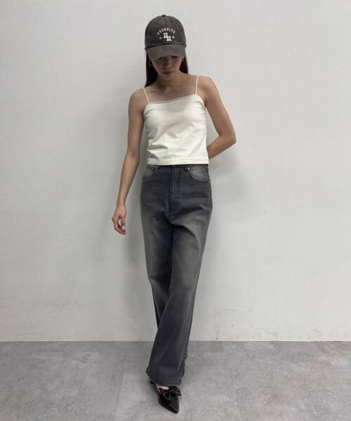 FOREVER 21（フォーエバー トゥエンティーワン）の「カップ付きベーシックキャミ（アンダーウェア・オフホワイト05/ブラック09/ダークブラウン58/ブルー80・S/M/L）」の11枚目の写真