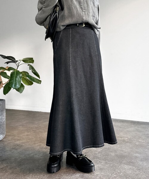 Chez toi(シェトワ)の「セミフレアデニムフレアスカート(デニムスカート・レディース・ブルー/ブラック/インディゴブルー・F)」の2枚目の写真