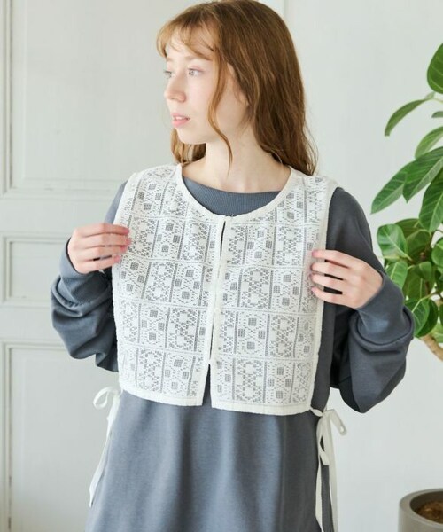 Crisp（クリスプ）の「サイドリボンベスト[c1R3604]（ベスト・レディース・ベージュ/ホワイト・FREE）」の2枚目の写真