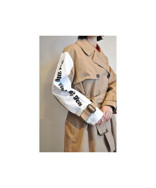 Thomas magpie（トーマスマグパイ）の「ロゴトレンチコート（トレンチコート・レディース・ベージュ・one）」の2枚目の写真