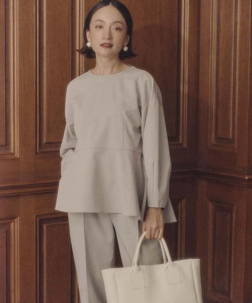 PUAL CE CIN（ピュアルセシン）の「【SET ITEM】バックリボンペプラムブラウス+スラックスパンツセット（パンツ・レディース・ブラック/グレイッシュベージュ・FREE）」の2枚目の写真