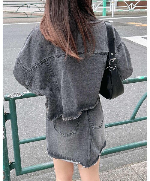 INGNI（イング）の「【春の新作】カットオフデニムスカート（スカート・レディース・ｸﾞﾚｰ/ﾃﾞﾆﾑ/ﾗｲﾄﾌﾞﾙｰ/ﾃﾞﾆﾑ/ﾌﾞﾙｰ・F）」の3枚目の写真