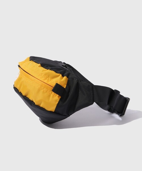 ADAM ET ROPE'(アダムエロペ)の「【THE NORTH FACE/ザ・ノース・フェイス】Sweep(ボディバッグ/ウエストポーチ・メンズ・ブラック/パープル/イエロー・F)」の5枚目の写真