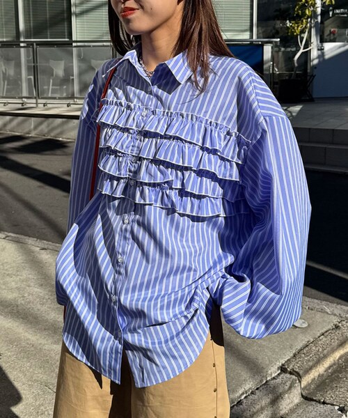 CIAOPANIC（チャオパニック）の「フリルドッキングオーバーシャツ（トップス・レディース・グリーン/ブルー/ネイビー/イエロー/ブラック・ONE）」の3枚目の写真