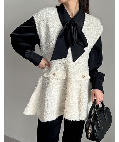 【新品未使用】M7daysリボンヤーンニットトップス ベスト Re:EDIT（リエディ）の「リボンヤーンVネックペプラムニット