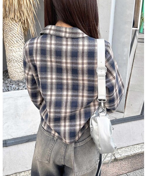 INGNI（イング）の「【春の新作】フロントジップチェック柄ドロストギャザークロップドシャツ（トップス・レディース・ｵﾌｸﾛ/ﾁｪｯｸ/ｵﾌﾌﾞﾙｰ/ﾁｪｯｸ/ｺﾝ/ﾁｪｯｸ・M）」の11枚目の写真