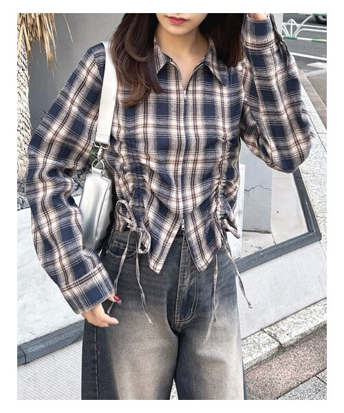 INGNI（イング）の「【春の新作】フロントジップチェック柄ドロストギャザークロップドシャツ（トップス・レディース・ｵﾌｸﾛ/ﾁｪｯｸ/ｵﾌﾌﾞﾙｰ/ﾁｪｯｸ/ｺﾝ/ﾁｪｯｸ・M）」の16枚目の写真