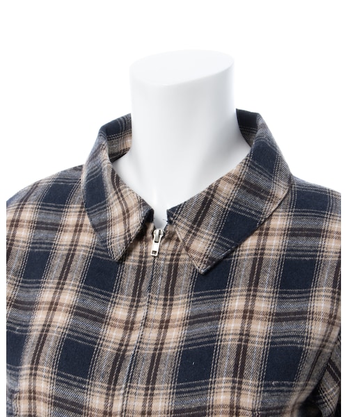 INGNI（イング）の「【春の新作】フロントジップチェック柄ドロストギャザークロップドシャツ（トップス・レディース・ｵﾌｸﾛ/ﾁｪｯｸ/ｵﾌﾌﾞﾙｰ/ﾁｪｯｸ/ｺﾝ/ﾁｪｯｸ・M）」の3枚目の写真