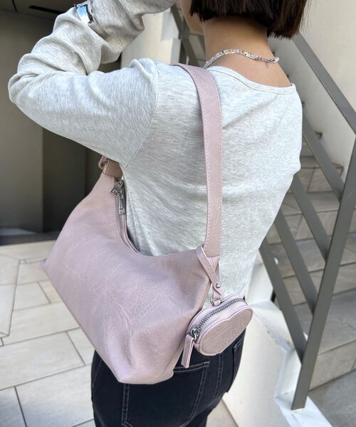 mystic（ミスティック）の「loti ハートポーチ付きホーボーBAG（バッグ・レディース・ブラック/レッド/ピンク/ブラウン・ONE）」の3枚目の写真