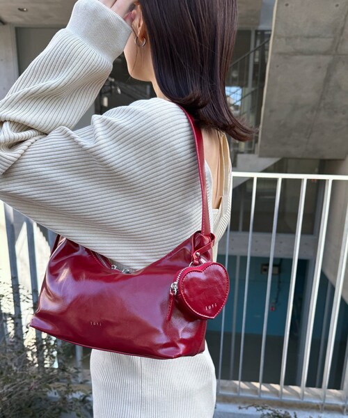 mystic（ミスティック）の「loti ハートポーチ付きホーボーBAG（バッグ・レディース・ブラック/レッド/ピンク/ブラウン・ONE）」の4枚目の写真