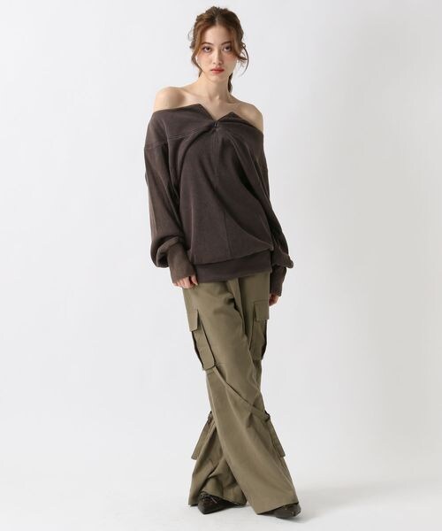 FOREVER 21（フォーエバー トゥエンティーワン）の「ベルトデザインフレアパンツ（フォーマルスーツ/小物・ブラック09/カーキ78・S/M）」の5枚目の写真