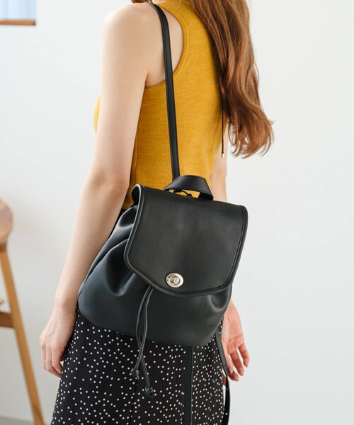 Kastane（カスタネ）の「ミニレザーリュック（バックパック/リュック・レディース・シルバー/ブラック/ベージュ・F）」の2枚目の写真