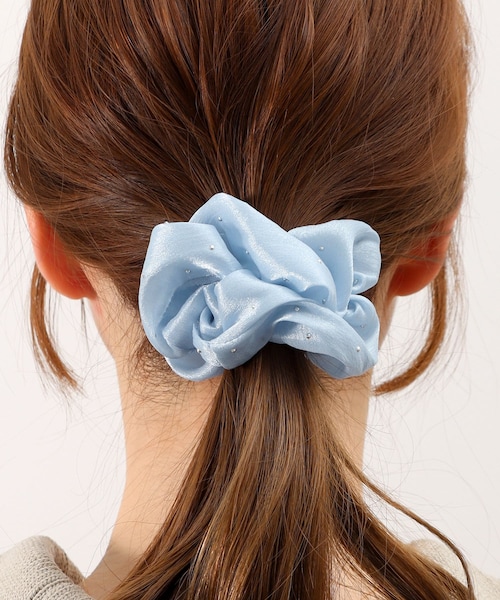 3coins（3coins）の「ストーン付きシフォンシュシュ（シュシュ・レディース・ブラック/ブルー/ライトベージュ・FREE）」の3枚目の写真