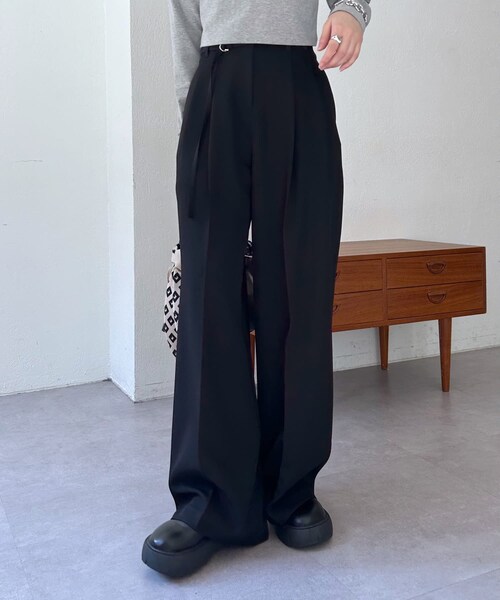 mystic（ミスティック）の「ベルト付き2タックパンツ（パンツ・レディース・アイボリー/グリーン/ブラック・2/1）」の2枚目の写真