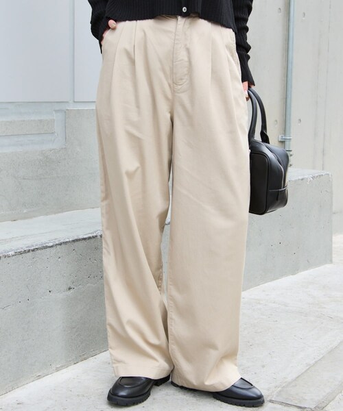 COLONY 2139(コロニートゥーワンスリーナイン)の「【SS先行予約】綿レーヨン2タックチノパンツ(チノパンツ・レディース・ブラック/ベージュ・L/M/S)」の2枚目の写真