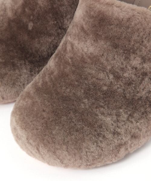 Chaos（カオス）の「ARIEL ムートンファー チャンキーヒール ミュール（シューズ・ベージュ59/ネイビー88・36.0/37.0）」の7枚目の写真