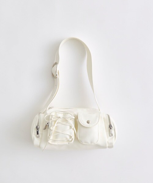 OLIVE des OLIVE(オリーブデオリーブ)の「レースアップポケットバッグ(バッグ・レディース・イエロー/ブラック/サックスブルー/アイボリー・FREE)」の2枚目の写真