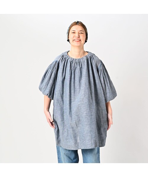 45R ダンガリーガーゼのシャーリングチュニックブラウス　今季 45R（フォーティファイブアール）の「ダンガリーガーゼのシャーリング