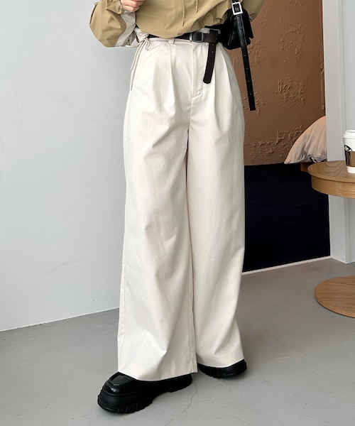Kastane（カスタネ）の「【2/22(土)12:00発売/eguchi企画】ベルト付きスラックスパンツ（スラックス・レディース・ネイビー/アイボリー・1/0）」の2枚目の写真
