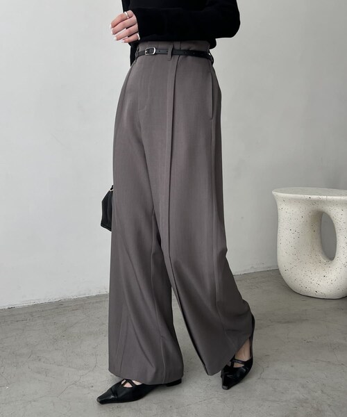 CAPRICIEUX LE'MAGE（カプリシューレマージュ）の「ベルトSETセンタータックパンツ（パンツ・レディース・ベージュ/ブラック/グレー・38/PS（低身長）/36）」の3枚目の写真