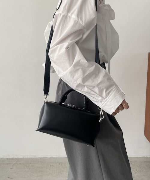 CAPRICIEUX LE'MAGE（カプリシューレマージュ）の「2WAYスクエアショルダーバッグ（ショルダーバッグ・レディース・アイボリー/ブラック・F）」の2枚目の写真