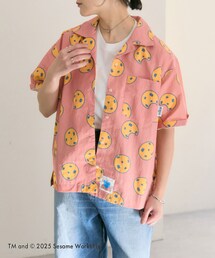 ear PAPILLONNER（イアパピヨネ）の「【SESAME STREET（セサミストリート）】撥水/コラボクッキー柄半袖シャツ（トップス）」