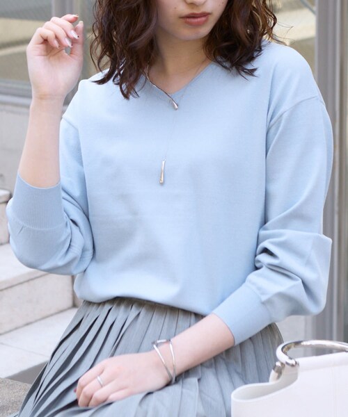 COLONY 2139（コロニートゥーワンスリーナイン）の「【SS先行予約/2WAY】ビスコースPBTプレーティング長袖プルオーバー（ニット/セーター・レディース・グレー/レッド/サックスブルー/ブラック/オフホワイト・F）」の4枚目の写真