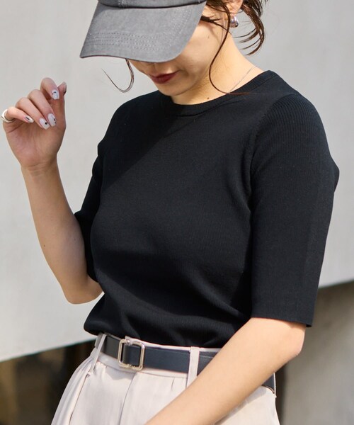 COLONY 2139（コロニートゥーワンスリーナイン）の「【SS先行予約】ビスコースリブクルー半袖ニット（ニット/セーター・レディース・サンドベージュ/ブラック/オフホワイト/ブラウン・F）」の3枚目の写真