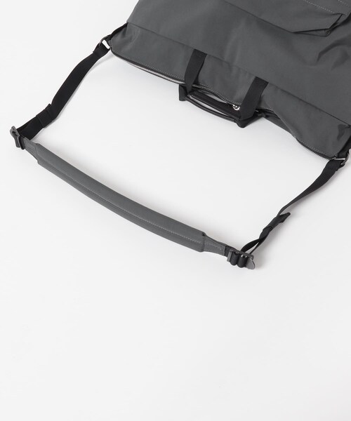 URBAN RESEARCH DOORS（アーバンリサーチドアーズ）の「STANDARD SUPPLY　FRONT POCKET SHOULDER（ショルダーバッグ・メンズ・BLACK/GREY/STEELGREY・one）」の12枚目の写真