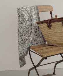 ボタニカル柄スカーフ