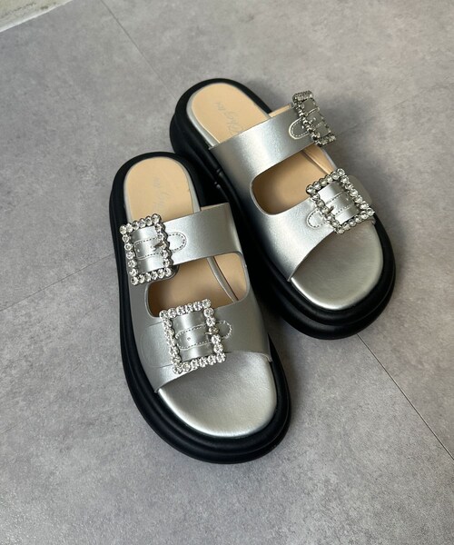 Chez toi（シェトワ）の「ビジューサンダル（シューズ・レディース・オフホワイト/ブラック/シルバー・L/S/M）」の3枚目の写真