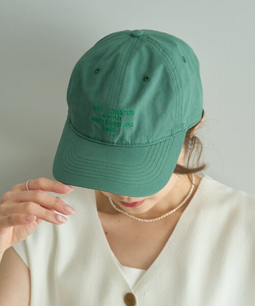 PUAL CE CIN（ピュアルセシン）の「ロゴ刺繍キャップ（キャップ・レディース・ベージュ/グリーン・FREE）」の2枚目の写真