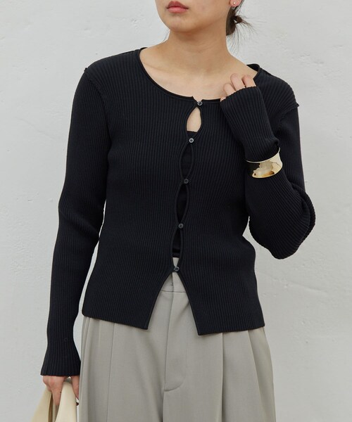 アウトリンキングカーディガン