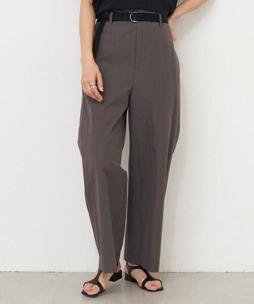 BEARDSLEY（ビアズリー）の「《3/22(土)12:00-予約開始》ベルト付きシャツチノパンツ（チノパンツ・レディース・サンドベージュ/ダークグレー・F）」の2枚目の写真