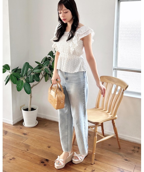 INGNI（イング）の「【WEB限定】フリルペプラムブラウス