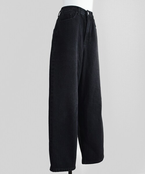 Marient（マリエント）の「ワイドカーブブラックデニムPT（デニムパンツ・レディース・ブラック・S/M）」の2枚目の写真