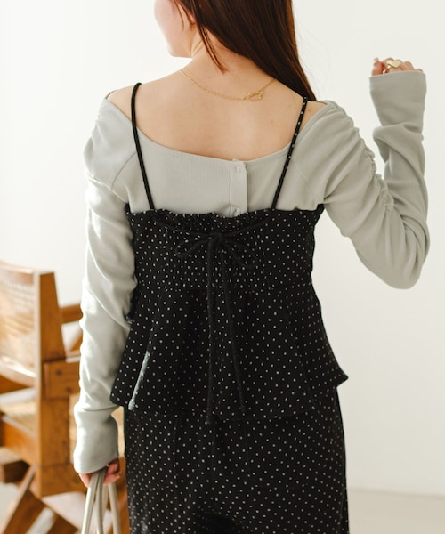 Kastane(カスタネ)の「【セットアップ対応/無地&ドット】デニムライクペプラムキャミ(キャミソール・レディース・インディゴブルー/ブラックその他1/ブルーその他1/ブラック・F)」の2枚目の写真