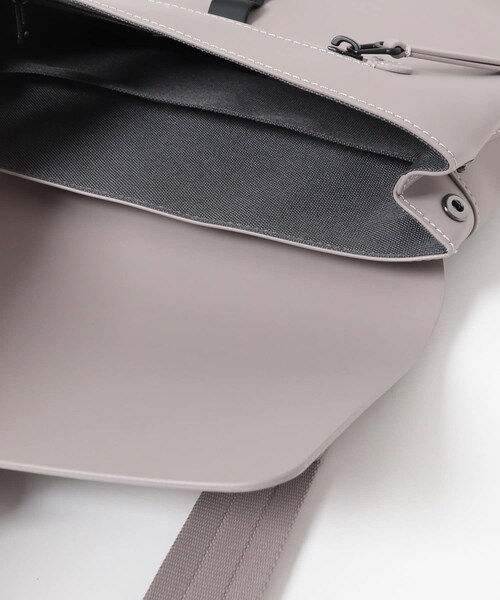 SENSE OF PLACE by URBAN RESEARCH（センスオブプレイスバイアーバンリサーチ）の「GASTON LUGA　Splash Crossbody Medium（ショルダーバッグ・メンズ・BLACK/TAUPE/BROWN・One）」の13枚目の写真