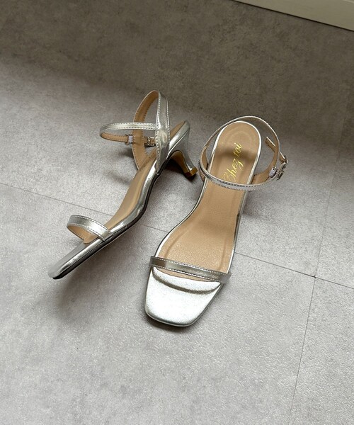 Chez toi（シェトワ）の「キャシャストラップピンヒール（シューズ・レディース・ゴールド/シルバー/ブラック・M/S/L）」の3枚目の写真