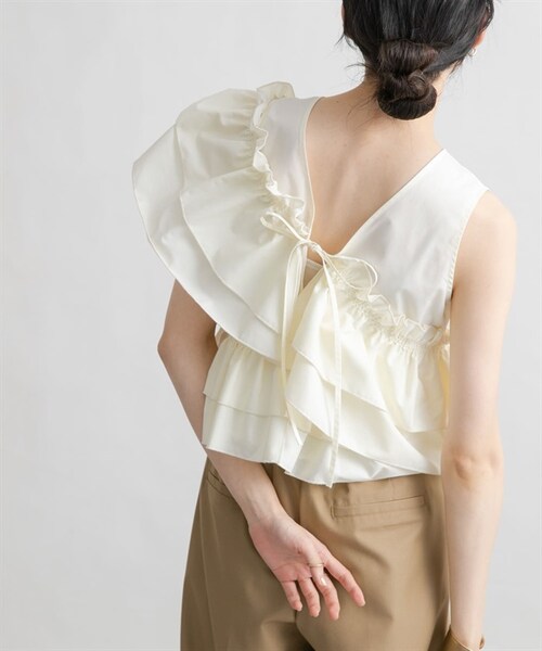 KBF（ケイビーエフ）の「多穿法交叉荷葉邊罩衫（その他・レディース・象牙白/黑色/橘色・象牙白/黑色/橘色）」の21枚目の写真