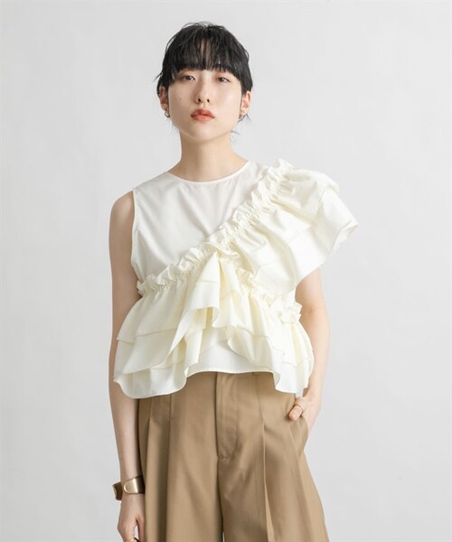 KBF（ケイビーエフ）の「多穿法交叉荷葉邊罩衫（その他・レディース・象牙白/黑色/橘色・象牙白/黑色/橘色）」の22枚目の写真