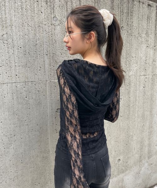 FOREVER 21（フォーエバー トゥエンティーワン）の「レースフーディー（トップス・ナチュラル08/ブラック09・FREE）」の8枚目の写真