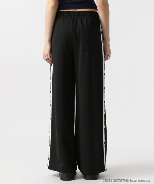 FOREVER 21(フォーエバー トゥエンティーワン)の「ラインジャージパンツ(フォーマルスーツ/小物・ブラック09/グリーン78・S/M)」の17枚目の写真