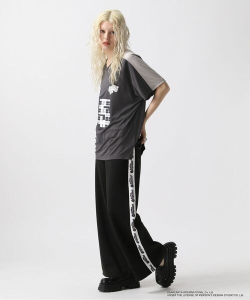 FOREVER 21(フォーエバー トゥエンティーワン)の「ラインジャージパンツ(フォーマルスーツ/小物・ブラック09/グリーン78・S/M)」の14枚目の写真