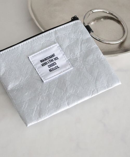 LEPSIM（レプシィム）の「カラビナワッシャーポーチ（財布/小物・オフホワイト05/ブラック09/シルバー19・ONE SIZE）」の3枚目の写真