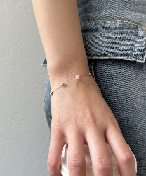 Lattice（Lattice）の「＜ステンレス＞ストーンブレスレット（ブレスレット・レディース・アイボリー/パープル・FREE）」の2枚目の写真