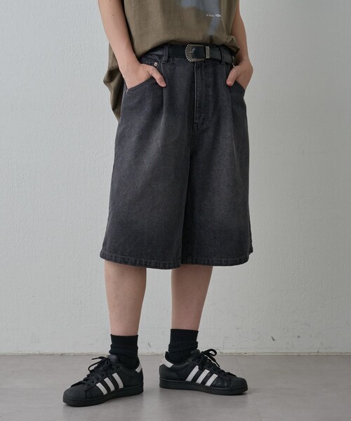 COLONY 2139(コロニートゥーワンスリーナイン)の「【UNISEX】デニムバギーショーツ(デニムパンツ・レディース・ブラック/ブルー・L/M)」の1枚目の写真